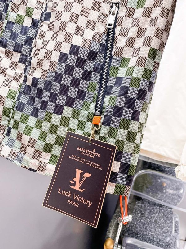 LV   官網同款，三標齊全 