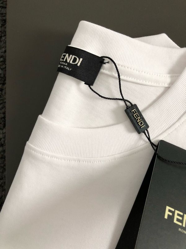 FEND*合身版型立體膠印經典短袖 
