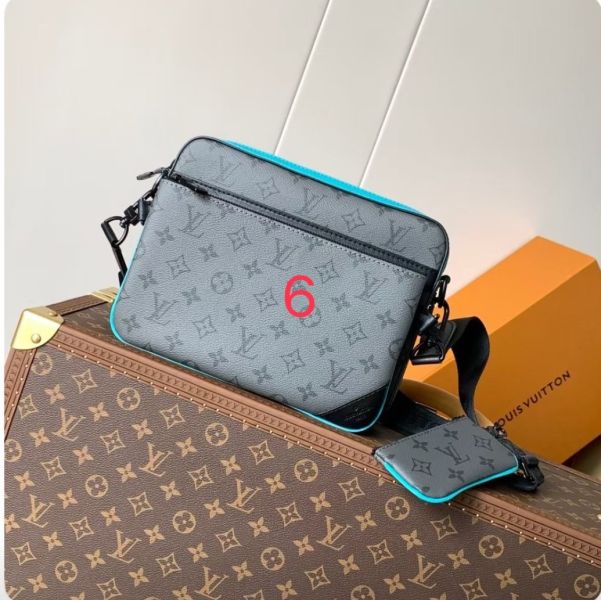 M24753藍色 本款 Trio 郵差包 