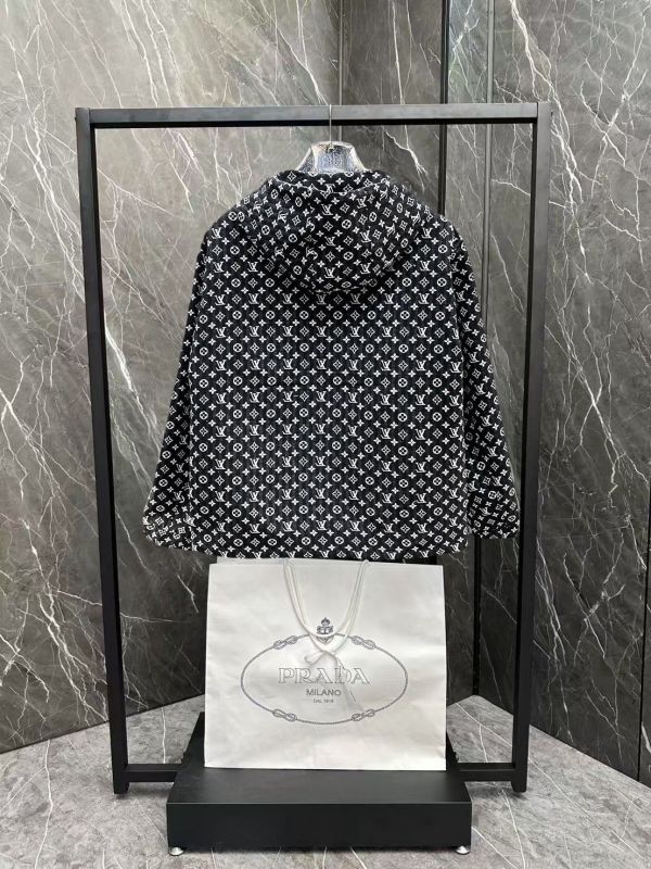 LV 官網同款，三標齊全 