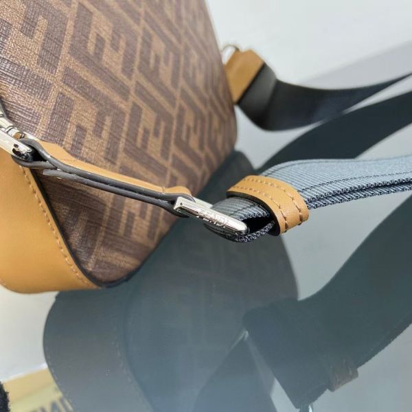 Fendi芬迪 經典復古相機包 