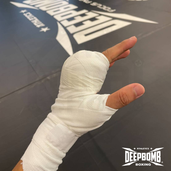 DEEPBOMB紗布手綁帶 手綁帶推薦,手綁帶挑選,紗布手綁帶,類職業手綁帶,透氣手綁帶,彈性手綁帶,拳擊,手綁帶,泰拳,泰拳手綁帶,拳擊手綁帶選擇,手綁帶使用方法,手綁帶長度,手綁帶微彈,好用手綁帶,手綁帶推薦,運動護具,手部保護,手腕保護