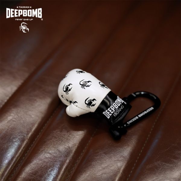DEEPBOMB拳套鑰匙圈-白 格鬥禮物,生日禮物,交換禮物,拳套鑰匙圈,迷你拳套,DEEPBOMB
