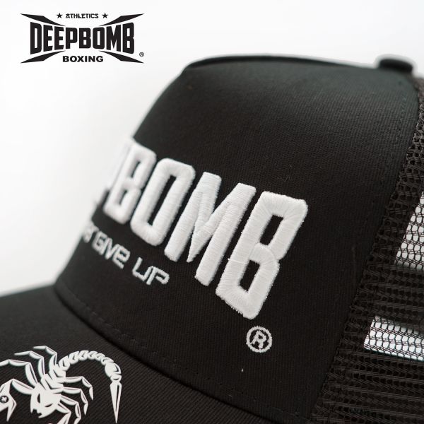 DEEPBOMB Commemorative Baseball Cap DEEPBOMB,紀念款棒球帽,網帽,戰士帽子,3D刺繡標誌,透氣網眼,黑白配色,時尚帽子,運動帽