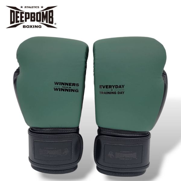 DEEPBOMB文青系列拳套-軍綠 DEEPBOMB 文青系列拳擊手套, 高性價比拳擊手套, 泰拳靈感手套, 手工製作拳擊手套, 抗異味拳擊手套, 女性拳擊手套, 新型人造皮革手套, 自由奔放設計, 年輕女性拳擊手套,新手友善拳套,入學款拳套