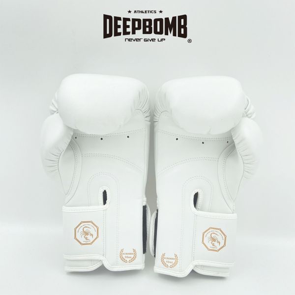 DEEPBOMB Kuroshio boxing gloves - white/gold DEEPBOMB,boxing gloves,boxing gear,DEEPBOMB Kuroshio,White gold Boxing Gloves,High-Quality Combat Gear,Premium Boxing Gloves,Durable Training Gloves,Top-Quality Leather Gloves,Professional Boxing Equi
