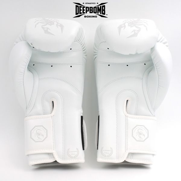 DEEPBOMB Kuroshio boxing gloves - white DEEPBOMB, boxing gloves, boxing gear, DEEPBOMB Kuroshio, White Boxing Gloves, High-Quality Combat Gear, Premium Boxing Gloves, Durable Training Gloves, Top-Quality Leather Gloves, Professional Boxing
