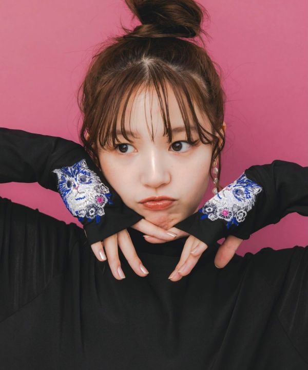 手袖貓咪刺繡內搭衣 