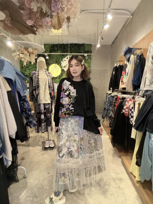 麻花針織抽繩造型上衣 