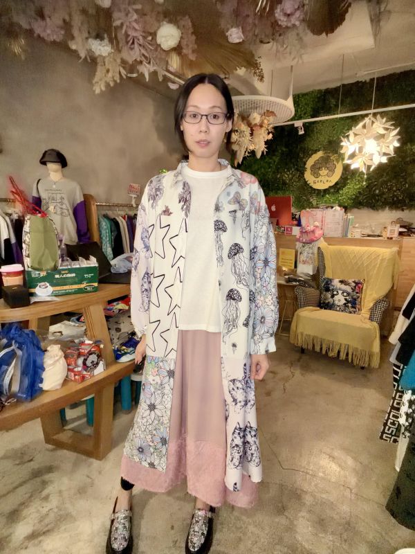 羽毛蕾絲簍空隙間帶襯洋 