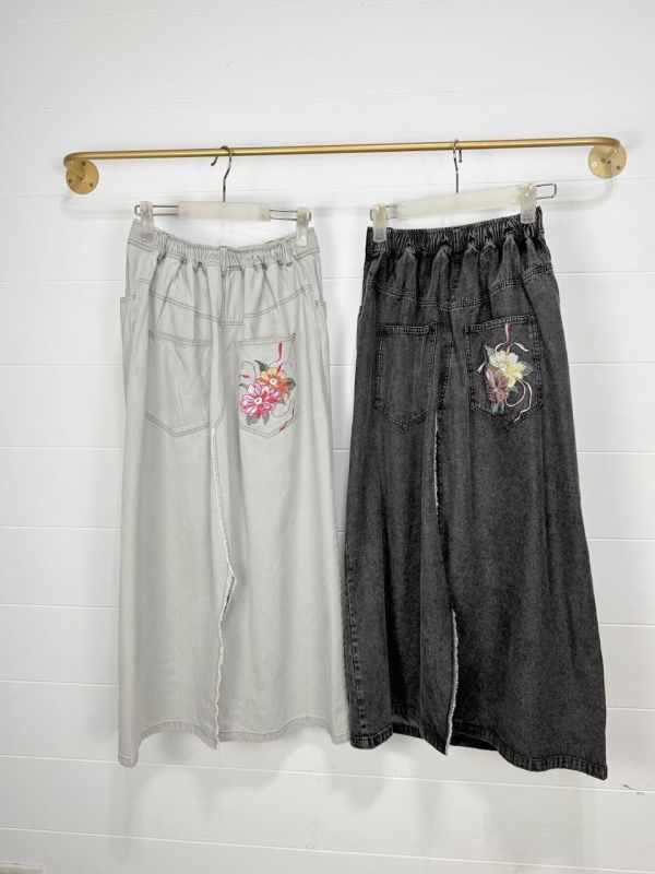 花朵刺繡牛仔裙 