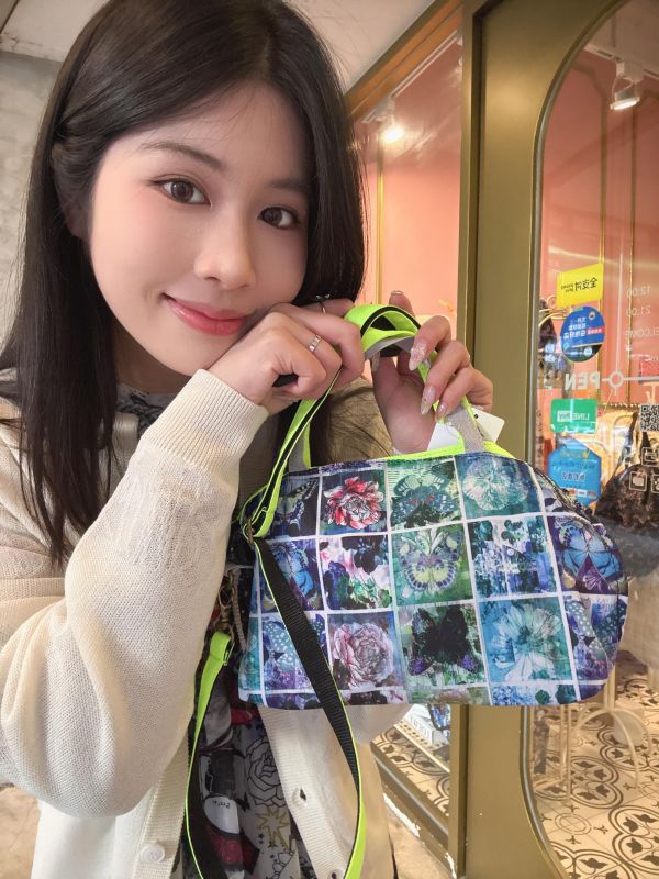 貓塗鴉星空條紋撞色包 