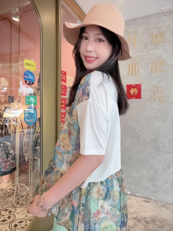 向日葵拼接雪紡上衣 