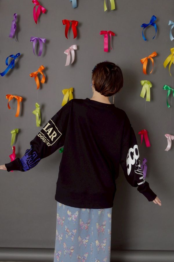 娃頭拼接造型上衣 