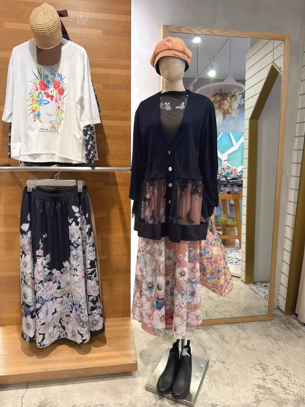 簍空蝴蝶鋼琴扣蕾絲外罩 