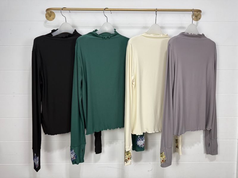 手袖貓咪刺繡內搭衣 