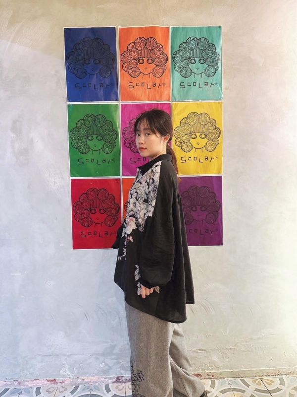 花朵時鐘捲軸襯衫 