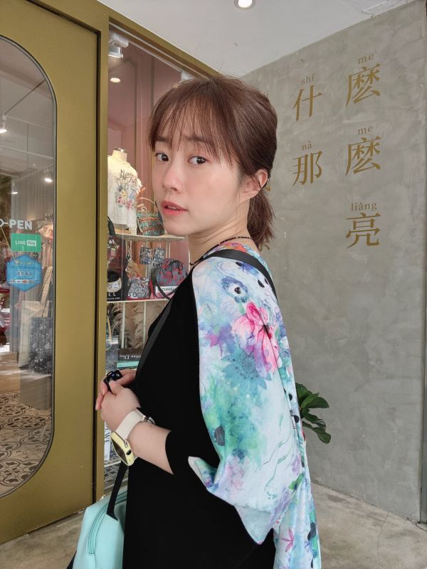 前後兩穿-花卉海洋中長版上衣 