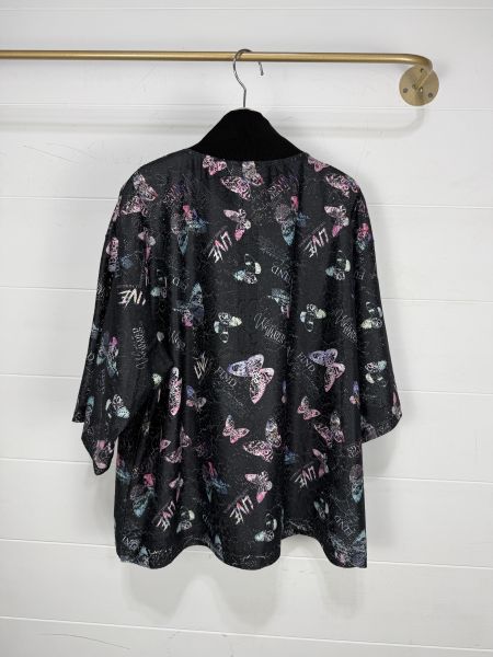 彩色拓蝶蕾絲布造型上衣 