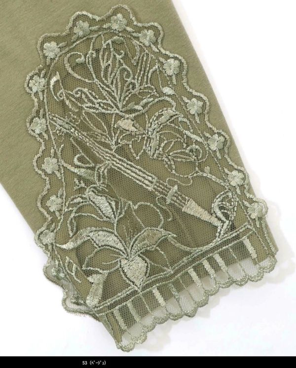 小提琴百合刺繡洋裝 