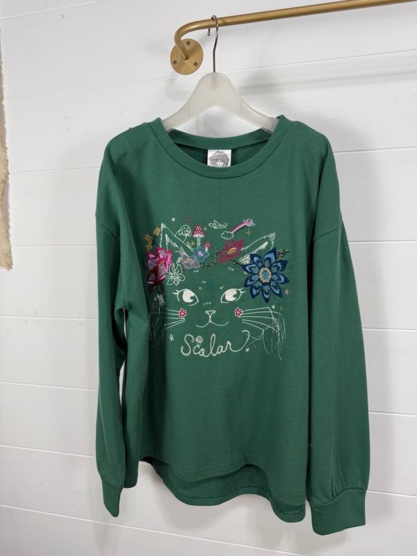 貓咪鬍鬚刺繡塗鴉上衣 