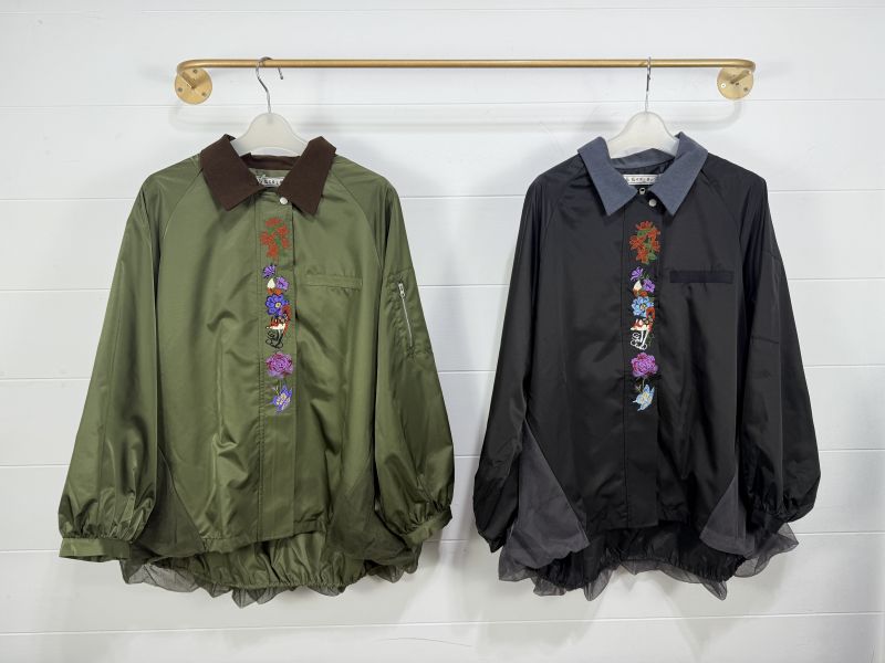 小狐狸刺繡拼紗短版夾克 