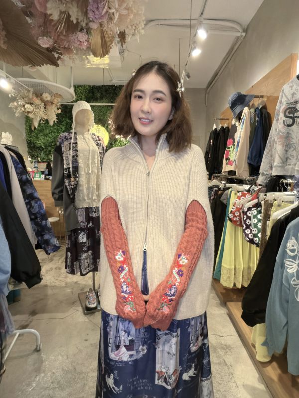 ScoLar刺繡貓咪麻花袖套 