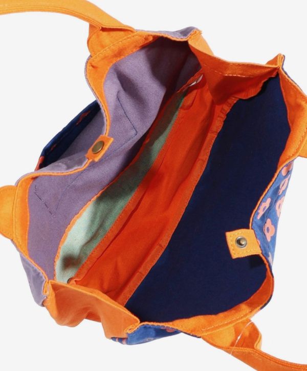 撞色娃頭手提包 