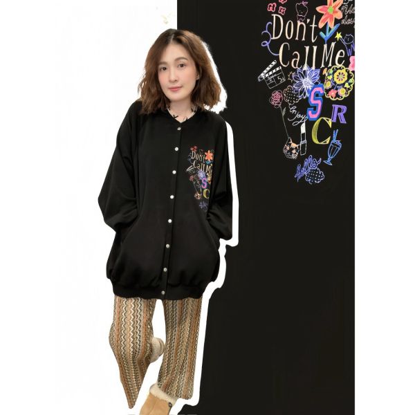 彩色娃頭排扣中長版外套 