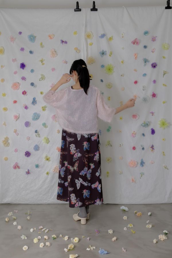 蝴蝶背心洋裝＆羽毛外上衣 