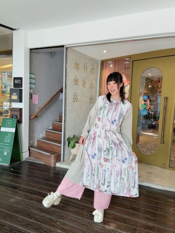 羽毛蕾絲內搭寬褲 