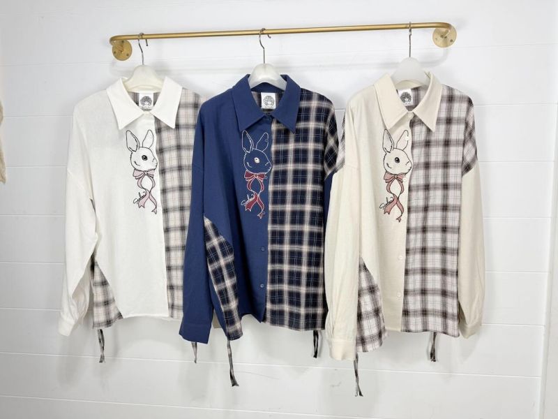兔子刺繡格子拼接襯衫 
