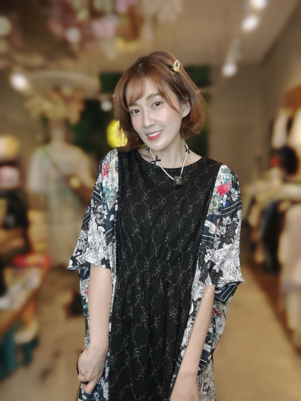 星星花朵抓摺洋裝 