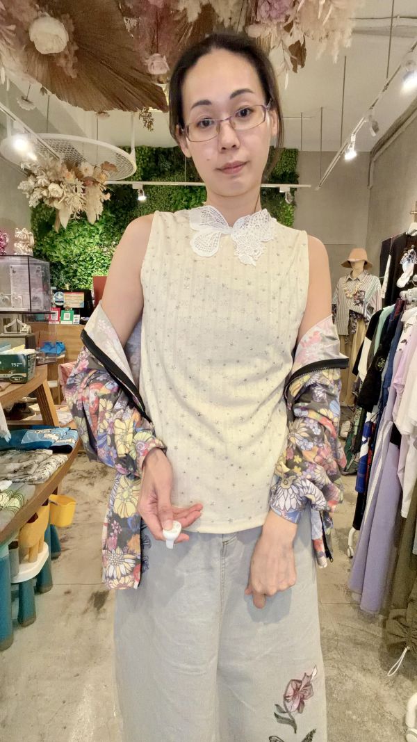 星星點蝴蝶蕾絲背心 