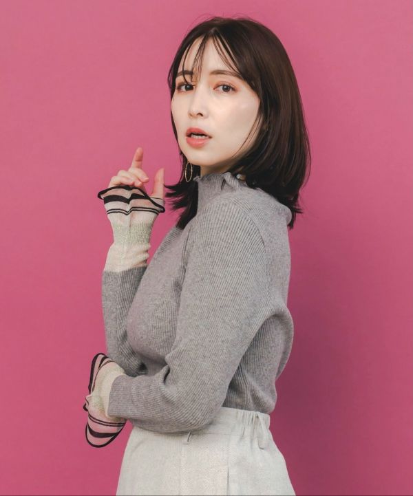 造型拼袖朵朵內搭衣 