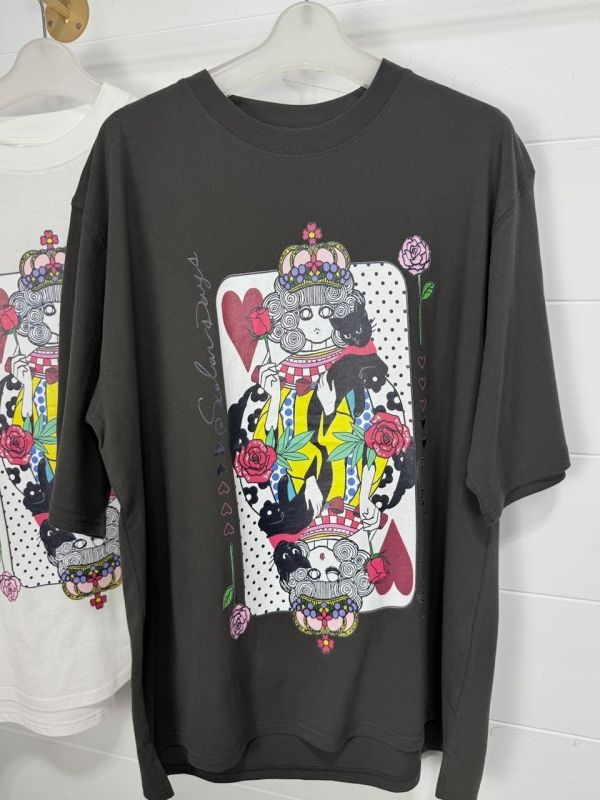 娃娃頭貓咪皇撲克牌上衣 