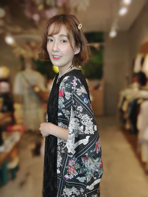 星星花朵抓摺洋裝 