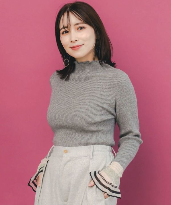 造型拼袖朵朵內搭衣 