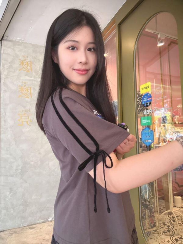 愛心狗狗抽繩造型上衣 