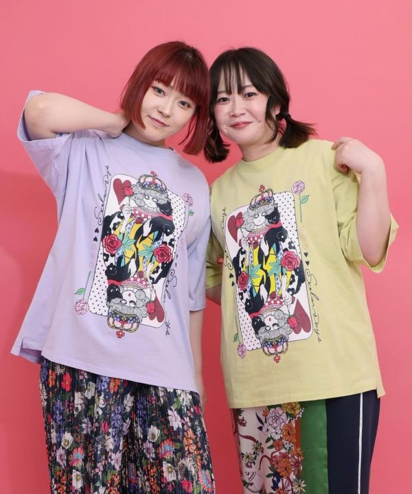 娃娃頭貓咪皇撲克牌上衣 