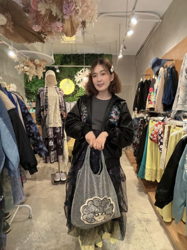 金蔥娃頭軟背包 