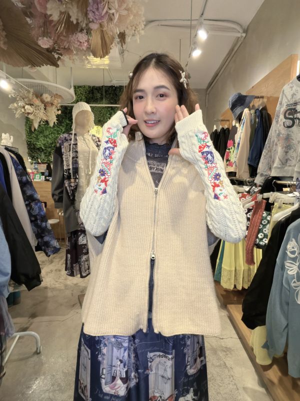 ScoLar刺繡貓咪麻花袖套 