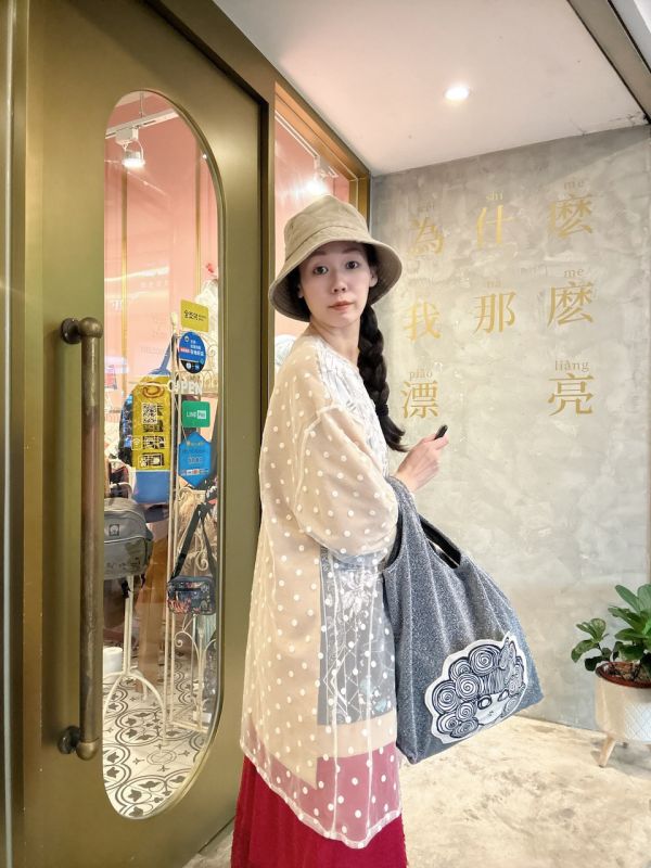 塔羅星空植絨點點紗上衣 