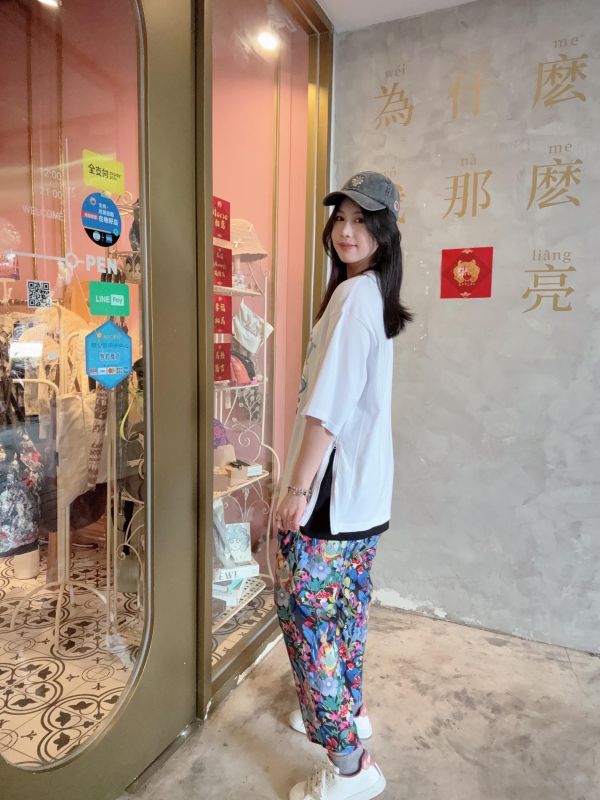 愛貓成癡飛碟上衣 