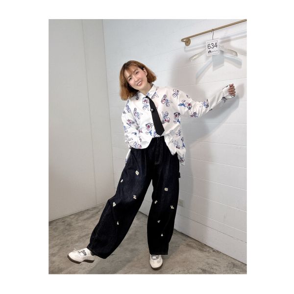 附領帶-帕丘薩塗鴉襯衫 