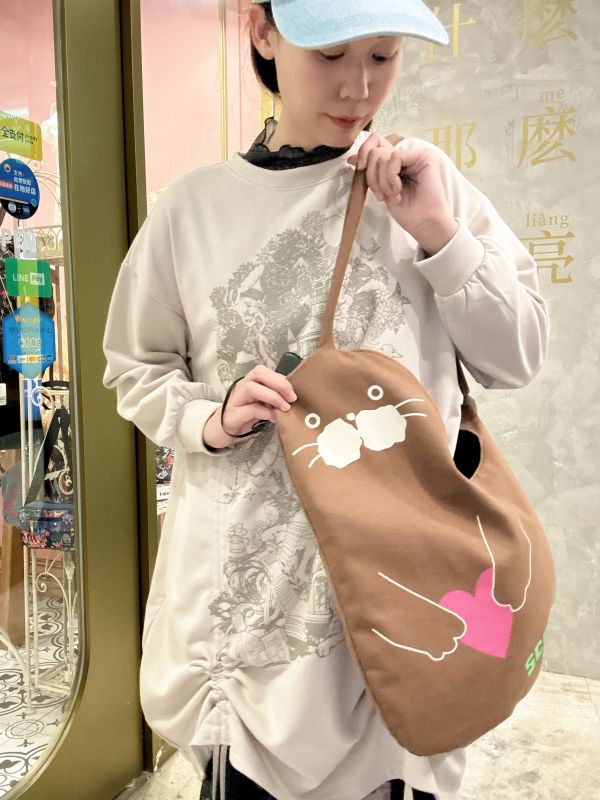 海獅兔兔帆布揹袋 
