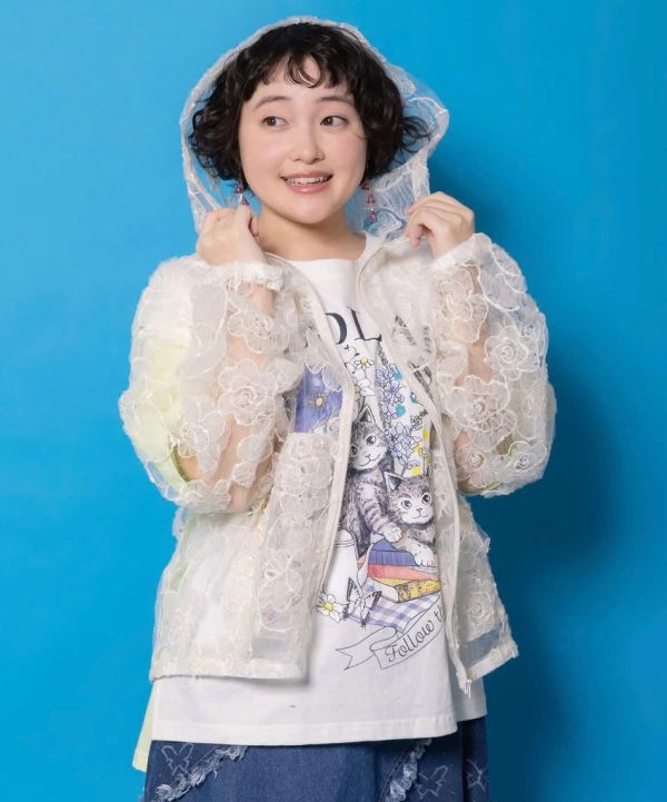 立體花朵蕾絲連帽造型外套 