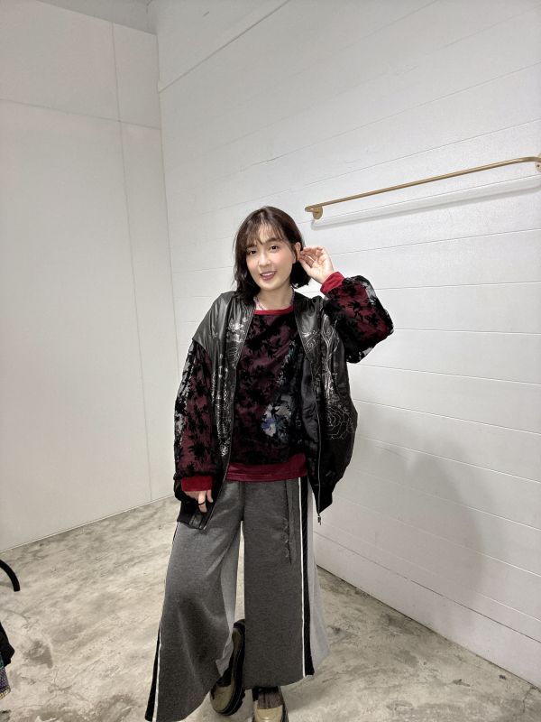 植絨雙層紗花朵上衣 