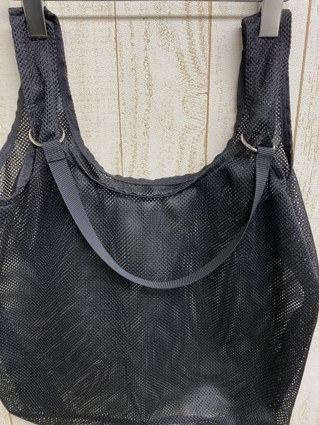 娃娃頭網狀肩包 