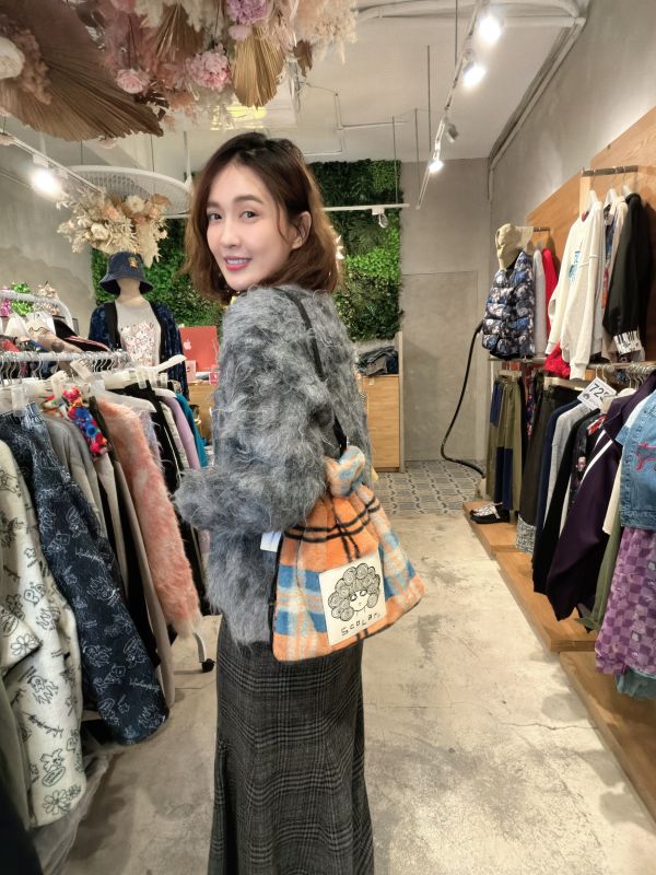 棉花糖毛絨V領外罩 